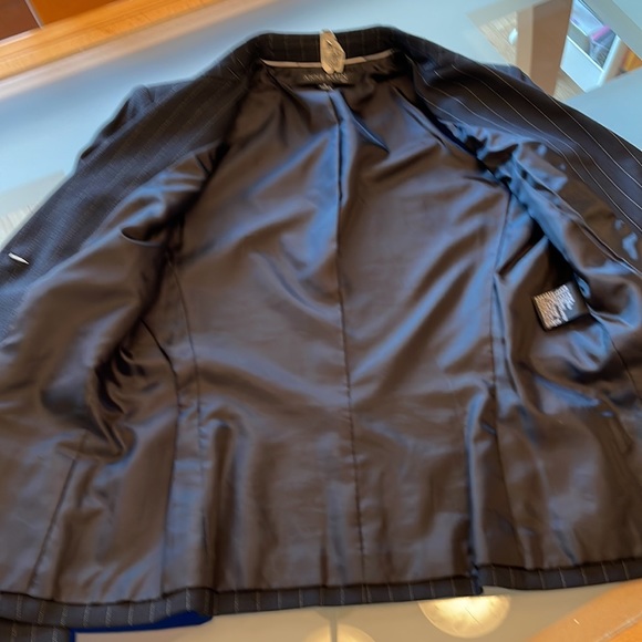 Anne Klein Blue pencil skirt suit, white pin stripe 2 button jacket - Picture 16 of 16